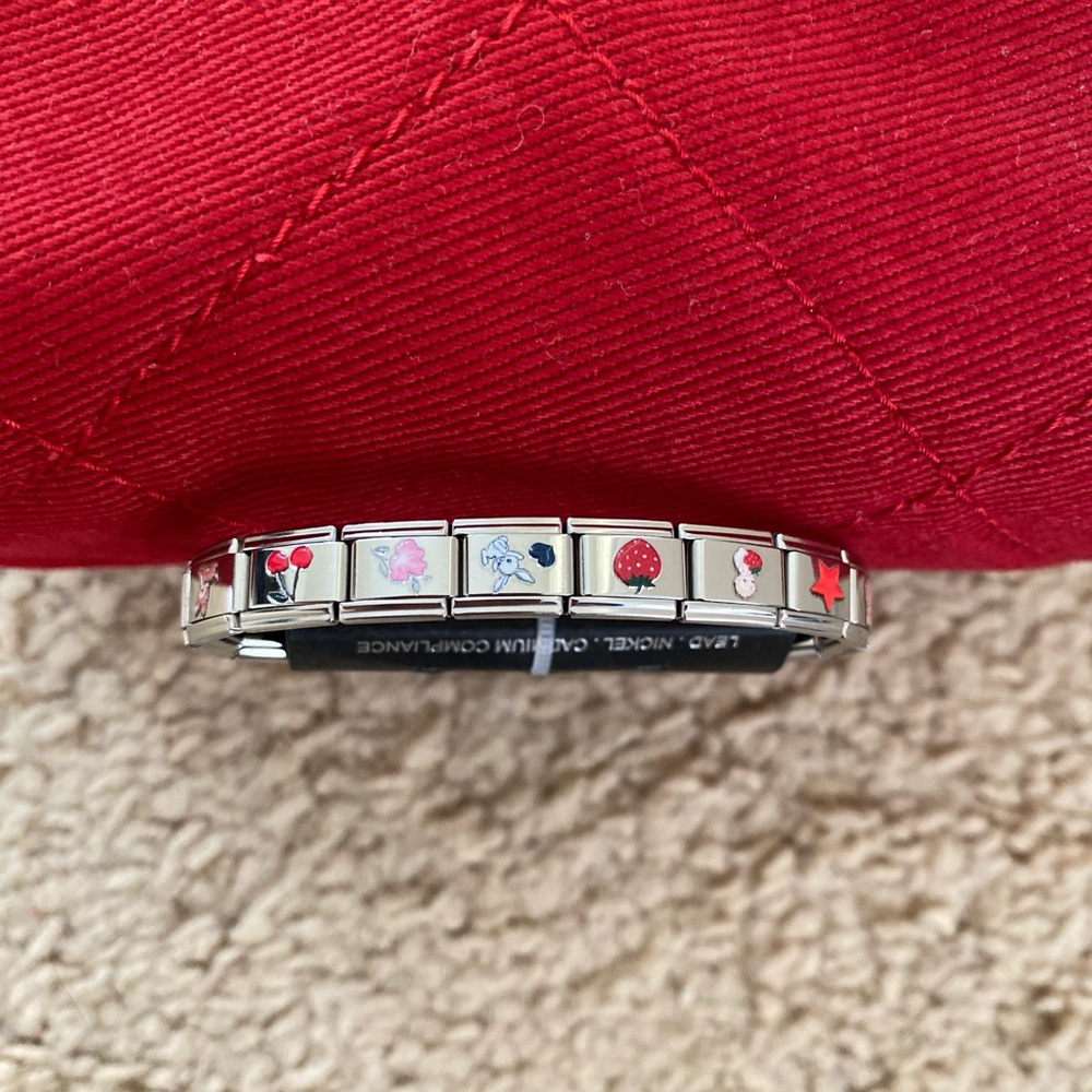 Brandy melville stainlessss steel braceletlet - Picture 2 of 3
